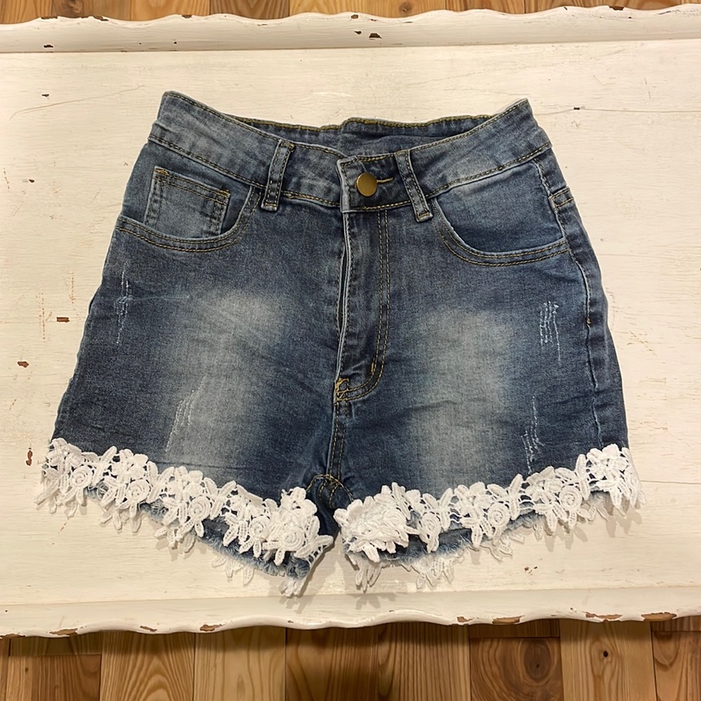 Lace detail Jean shorts size medium.